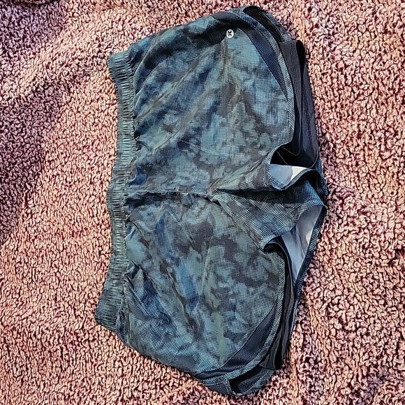 Athletic shorts - Picture 1 of 4